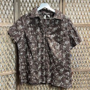St. John’s Bay Woman Brown Floral Embroidered Button Up Short Sleeve Top